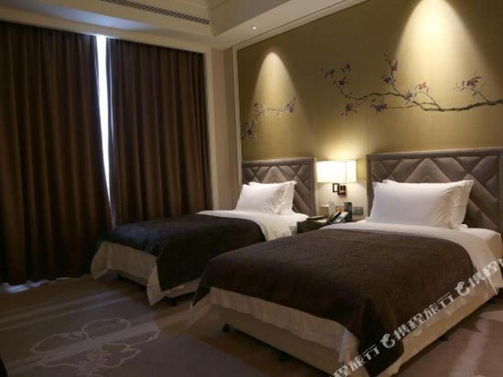 Ming Du Lakeside Hotel Наньнин Экстерьер фото