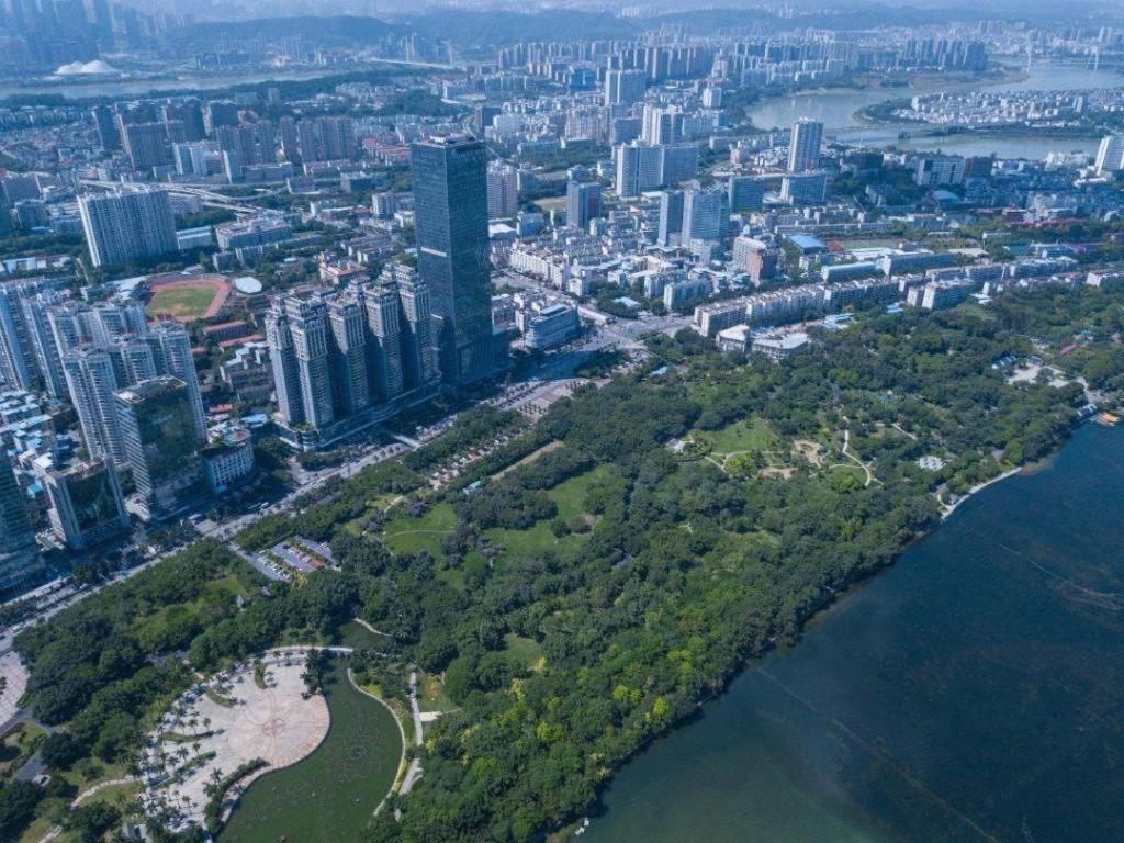 Ming Du Lakeside Hotel Наньнин Экстерьер фото